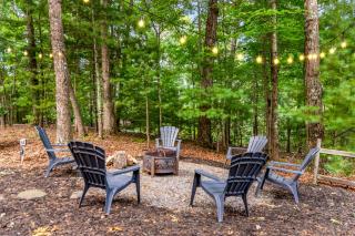 Downward Dog Lodge - Mountain Yoga Retreat, Hot Tub & Pet-Friendly Escape - 8