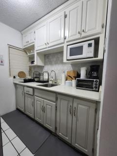 Chrisanns Beach Resort, Apt 21 - 2