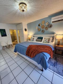 Chrisanns Beach Resort, Apt 21 - 1