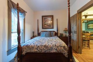 The Prancing Pony Guest House at Edendell - Pencil Bluff - 4