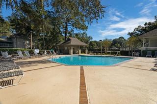 Complex Pool, Family Getaway, Golf - Hilton Head Island - 0