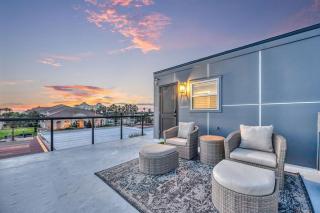 NEWLY BUILT SMV Oceanview Terrace House - 0