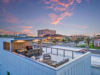 NEWLY BUILT SMV Oceanview Terrace House - 1