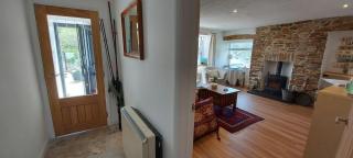 Ocean View Apartment with Sea Views & Terrace, Little Haven - 8