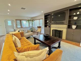 Prime West Los Angeles 4 Bedroom 2 Bathroom House - 8