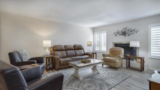 Family Getaway, Pool, Walk to Beach - Hilton Head Island - 3
