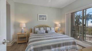 Complex Pool, Beach Getaway, Oceanfront - Hilton Head Island - 7