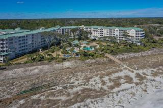 Complex Pool, Beach Getaway, Oceanfront - Hilton Head Island - 6