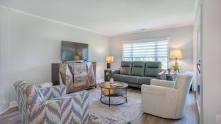 Screened Porch, Chefs Kitchen, Golf Views - Hilton Head Island - 4