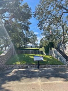 Large Historical Home for Groups Walk to Downtown! - Baptist Hospital Heliport - 4