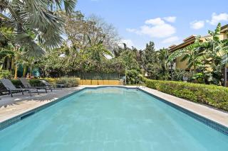 LSI1 Cozy 2 Bdrm Villa Central and Steps to Beach - 9