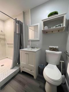 Furnished 1 Bedroom Home Away from Home Near UT and Downtown - Knoxville - 8