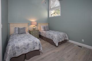 Bike to Beach, Pet Friendly, Loft - Hilton Head Island - 7
