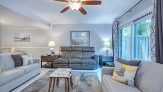Pet Friendly, Private Deck, Coastal - Hilton Head Island - 2