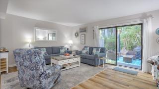 Pet Friendly, Private Patio, Beach - Hilton Head Island - 2