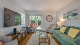 Walk to Beach, Pet Friendly, Homey - Hilton Head Island - 8