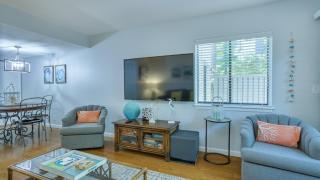 Walk to Beach, Pet Friendly, Homey - Hilton Head Island - 5