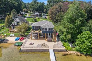 Cheerful Sister Lakes 4 bed room Lake House with Hot tub - Woodland Beach - 2