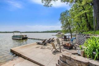 Lake front 7 bdr in Sister Lakes with Scenic Views - Dowagiac - 3