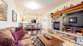 Mammoth Green 118 Located on Sierra Star Golf Course, Private Patio, Summer Pool condo - 7