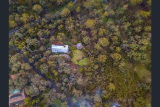 Diskin House Mt Pleasant Rd, Eltham for 16 guests - 3