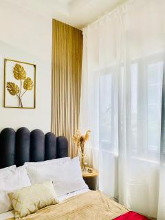 MOA SHORE - Exxy SUITES - Manila - 9