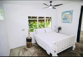 Banana Bay Beach Club - 8