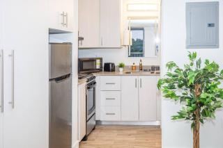 Minutes to Disney King bed studio for 4 ppl w free parking pool and gym - Kissimmee - 6