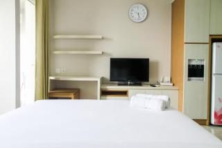 Best Price Studio The Oasis Apartment By Travelio - Bekasi - 5