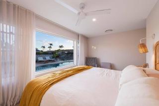 Luxe Modern Waterfront 4BR Oasis Wifi, BBQ & Pool - 6