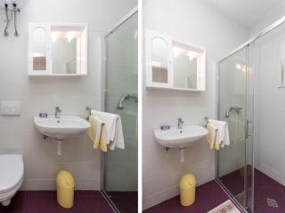 Guest House Oreb - One Bedroom Apartment with Terrace and Sea View - Koločep - 1
