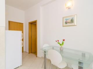 Apartments & Rooms Bari i - Studio Apartment with Balcony and City View First Floor -APT 10 - Mlini - 9