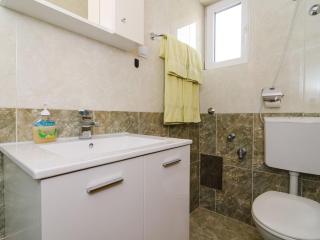 Apartments & Rooms Bari i - Studio Apartment with Balcony and City View First Floor -APT 10 - Mlini - 2