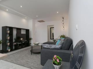 Apartments Marti - Three Bedroom Apartment with Balconies and Sea View - ST - 6