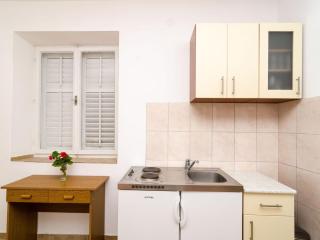 Apartment with balcony and sea view - Pomena - 0