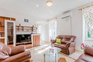 Apartment Magdalena - Three Bedroom Apartment - Nerežišća - 9