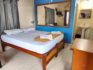 Rocky Guesthouse - Hampi - 3