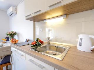 Guest House Rooms Rose - Studio with Terrace - Molunat - 6