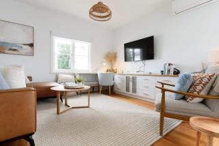 Stylish Escape with Sea Breezes & Comfort - Bridport - 9