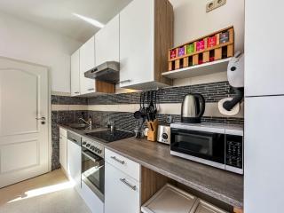R und S Apartments Stylische Wohnung I Küche I Parkplatz I Smart TV - Wolfsburg - 1