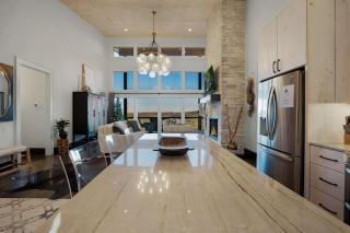 Quiet Time - Gorgeous Mountain Views Chic Interiors Wood-burning Fireplace - Blue Ridge - 1