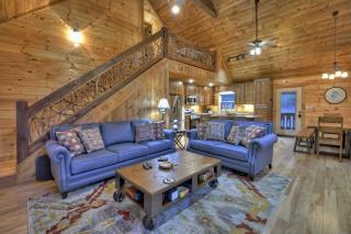 Smores Cabin Gas fireplace firepit hot tub comfy beds - Mineral Bluff - 3