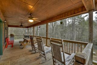 The Waters Edge Game room creek access firepit and tons of outdoor space - Copperhill - 4