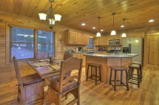 Sweet Seclusion Firepit king suite serene outdoor spaces - Mineral Bluff - 1