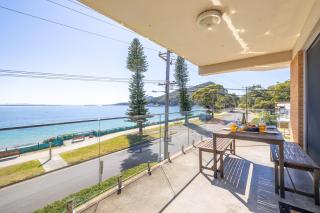 Shoal Towers, 6 -11 Shoal Bay Rd - Air Conditiong - Wifi - Stunning water views & perfect location - Shoal Bay - 8