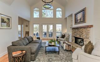 Hillside Manor -Luxury Hot Tub Fireplace Pool Table Wet Bar - Afton - 7