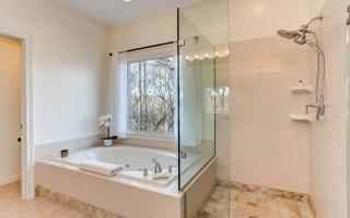 Hillside Manor -Luxury Hot Tub Fireplace Pool Table Wet Bar - Afton - 3