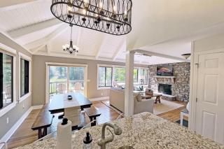 The Burrow - Cozy Fireplace Community Amenities Modern Interior - Holcomb - 4