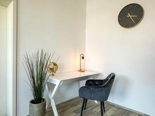 R und S Apartments Stylische Wohnung I Küche I Parkplatz I Smart TV - Wolfsburg - 8