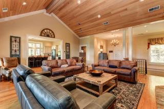 Chasing Chipmunks - Sweeping mountain views and community amenities - Jasper - 5